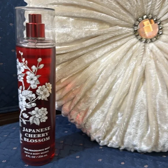 BATH & BODY WORKS SET. . . JAPANESE CHERRY BLOSSOM SCENT - Picture 3 of 6